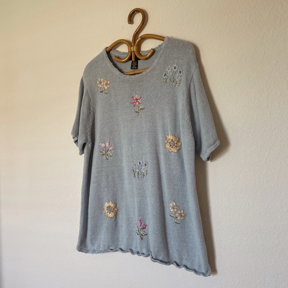VINTAGE FLORAL EMBROIDERED SWEATER
